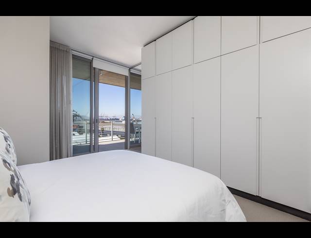 2 BEDROOM APARTMENT TO LET IN WATERFRONT